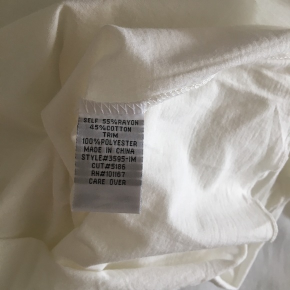 White 3/4 sleeve top v-neck shirt with mesh panel - Picture 7 of 7